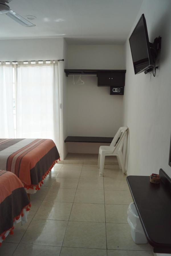Hotel La Triguena Isla Mujeres Bagian luar foto