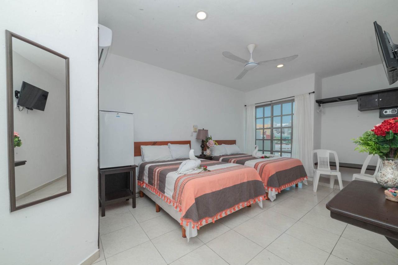 Hotel La Triguena Isla Mujeres Bagian luar foto