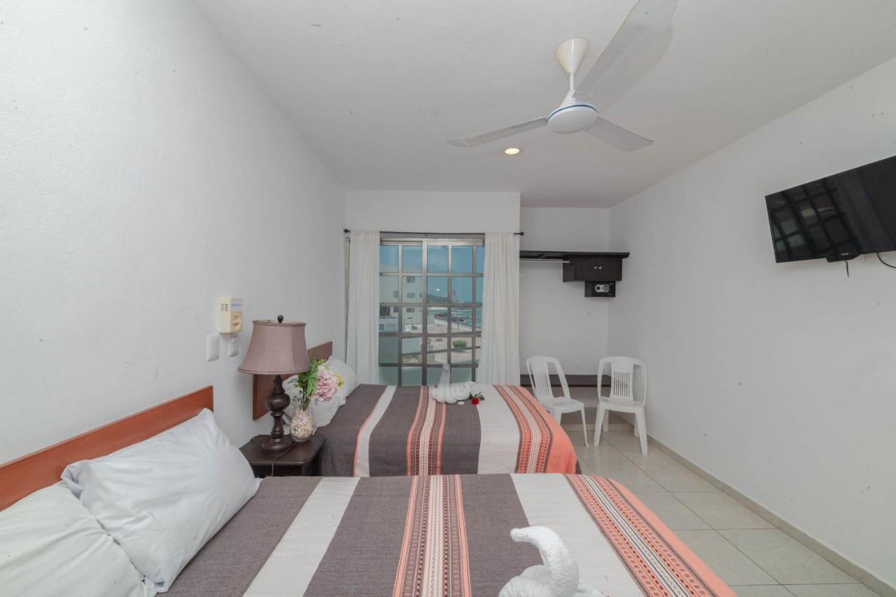 Hotel La Triguena Isla Mujeres Bagian luar foto